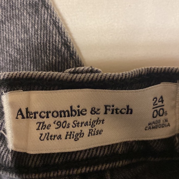 Abercrombie & Fitch 90s Straight Ultra High Rise Jeans w/ slits - Picture 3 of 6